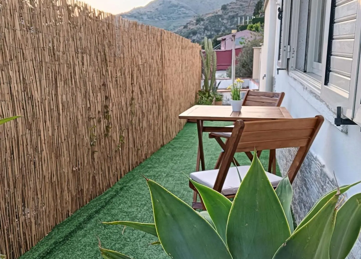 Πανσιόν Holiday Room 